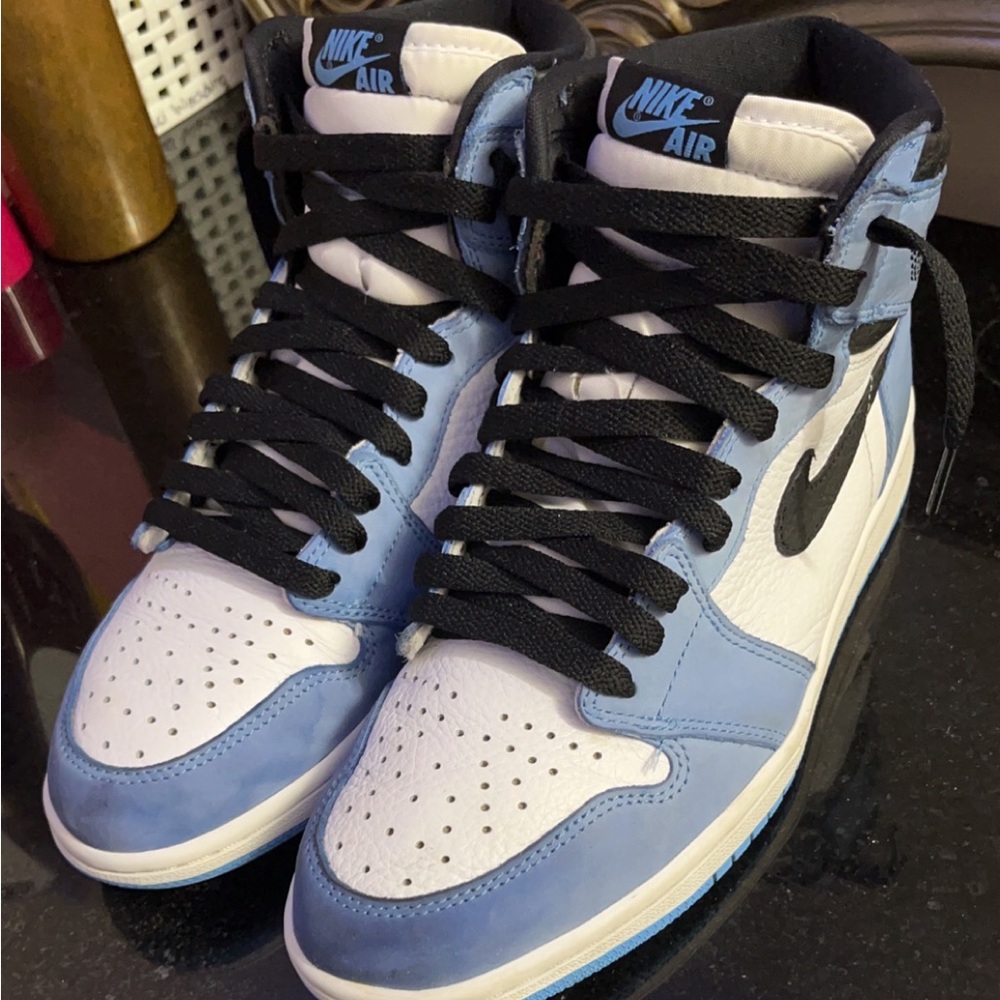 Jordan 1 UNC size 8————- I CAN NEGOTIATE PRICE